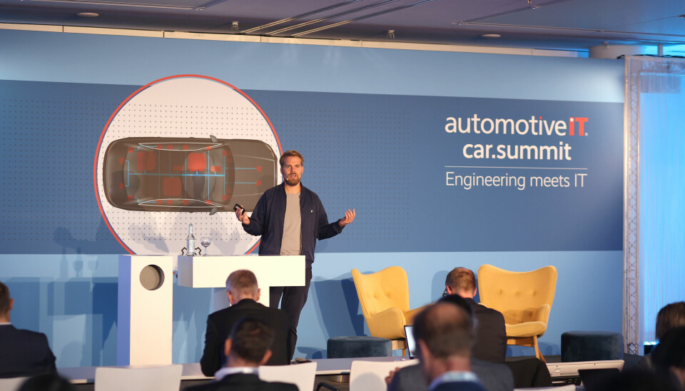 Benjamin Steinmetz explains at the automotiveIT car.summit 2024 how the Chinese manufacturer Nio shortens its development cycles and puts the user at the center of development. Benjamin Steinmetz explains at the automotiveIT car.summit 2024 how the Chinese manufacturer Nio shortens its development cycles and puts the user at the center of development.