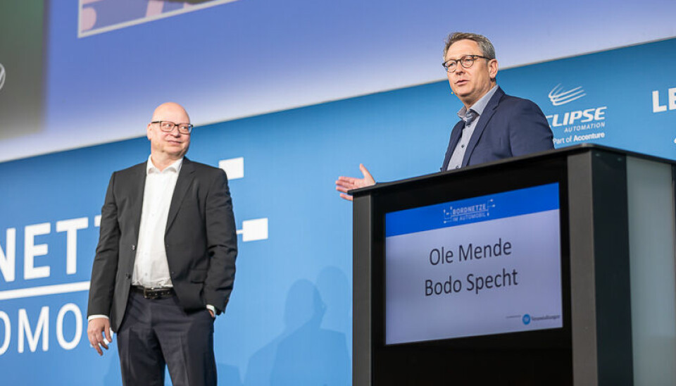 Ole Mende, Audi (left) and Bodo Specht, VW, during their presentation 'Change in Electrical Systems: Time to Switch on 48V?' at the 12th 'Automotive Wiring Systems' Congress.