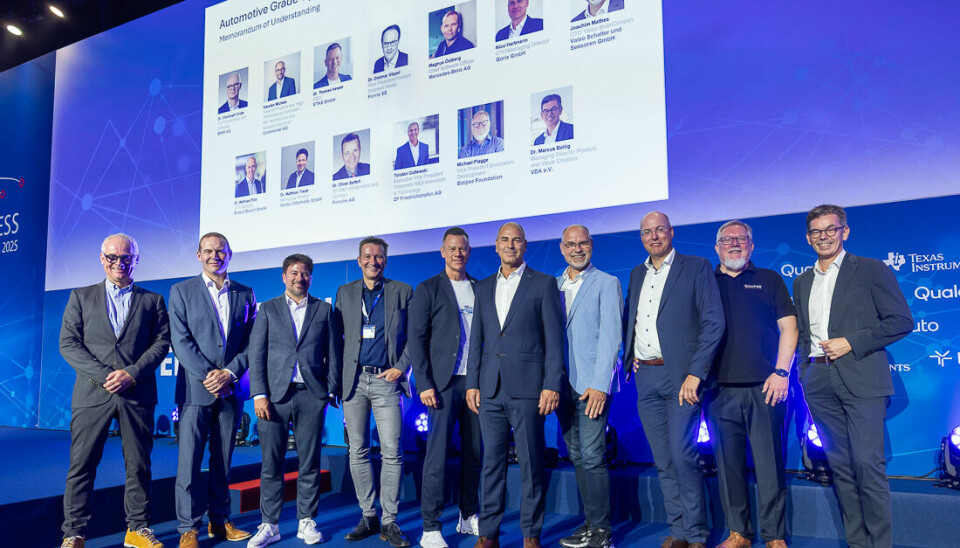 Representatives of the automotive industry at AEK 2025 in Ludwigsburg: Eleven leading companies signed a Memorandum of Understanding to establish an open, cross-manufacturer open-source software ecosystem based on Eclipse S-CORE.