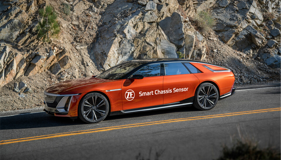 The sensor detects irregularities in the road surface - such as potholes and road bumps.